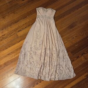 Beautiful strapless gown size 2